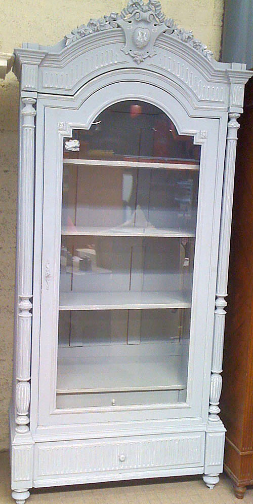 FRENCH ANTIQUE SINGLE DOOR ARMOIRE